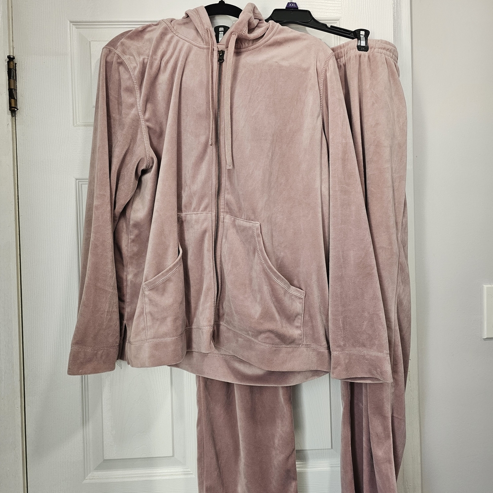 2 PC. HUE Velour Loungewear Set
